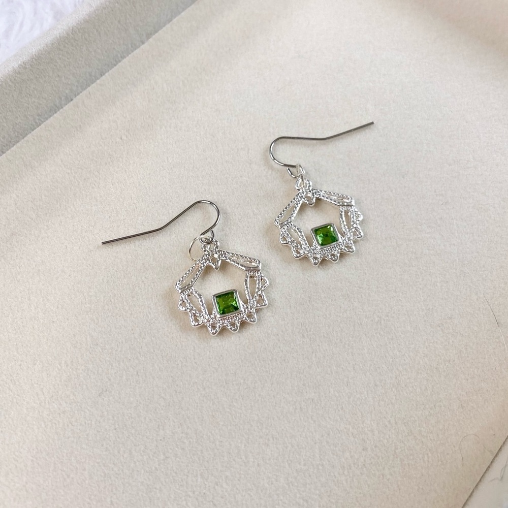 🌿 Verdant Crown Drops